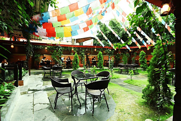 Hotel Exterior 33 of 35