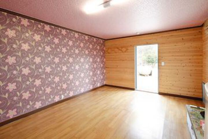 Room 47 of 89