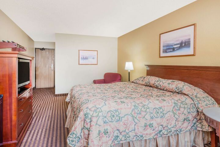 Room 7 of 30