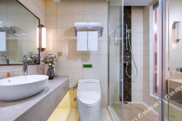 Vienna Hotel (Guangde Store)