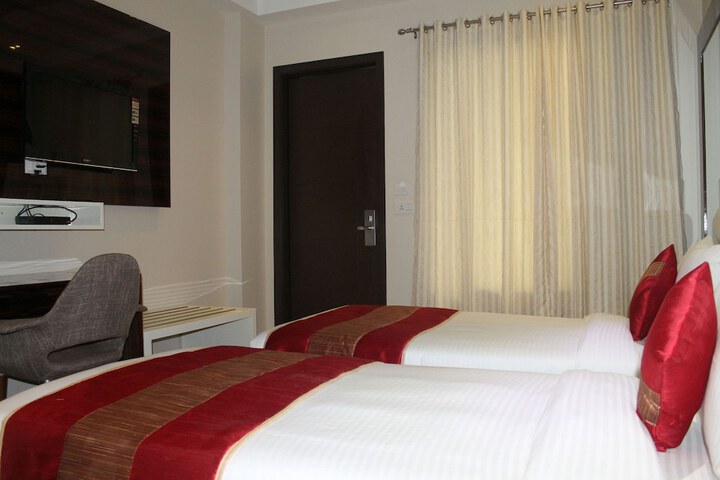 Room 18 of 34