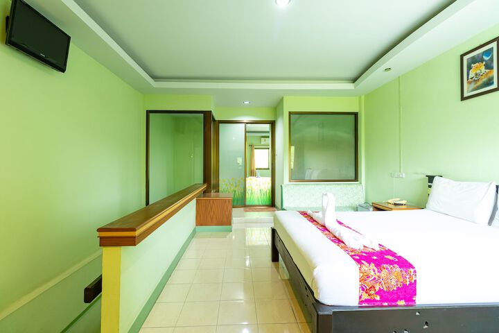 Room 8 of 42