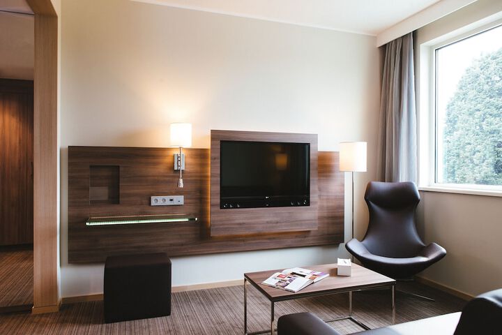 Room 6 of 46