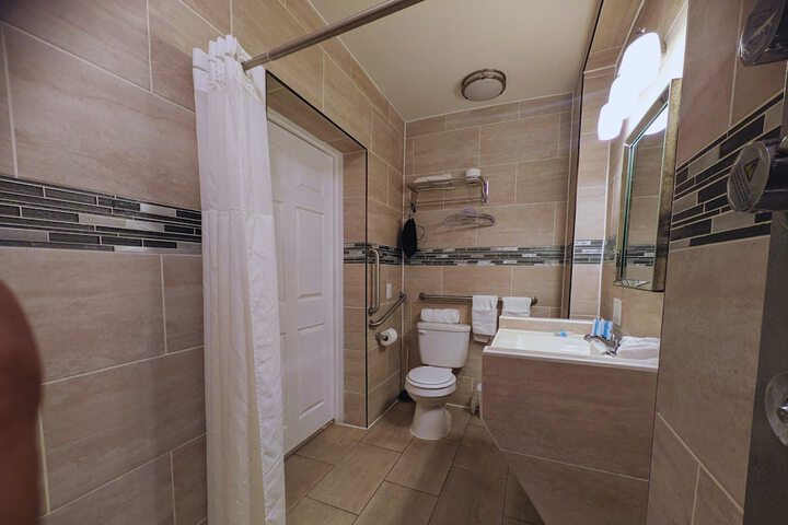 Room 115 of 153