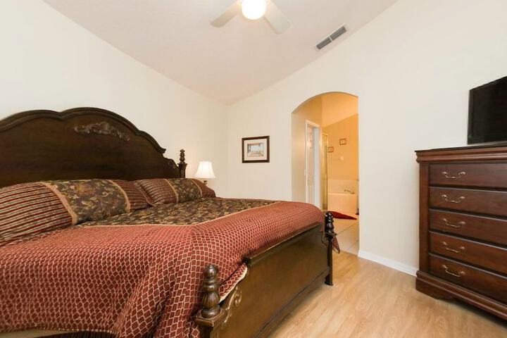 Room 10 of 118