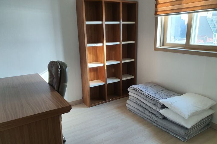 Room 4 of 36