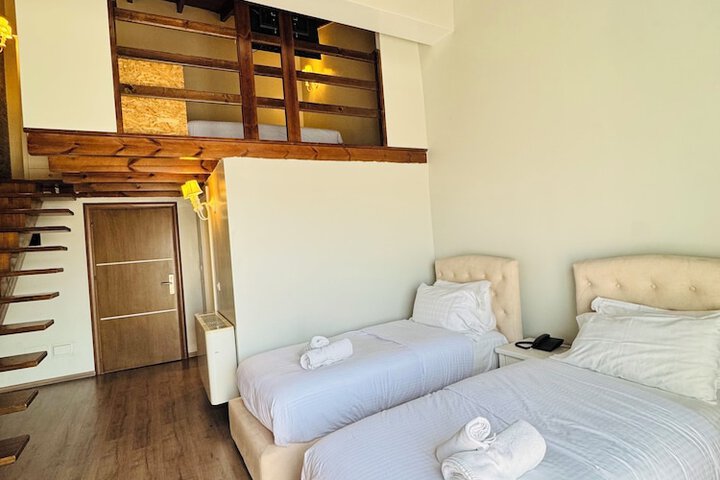 Room 8 of 31