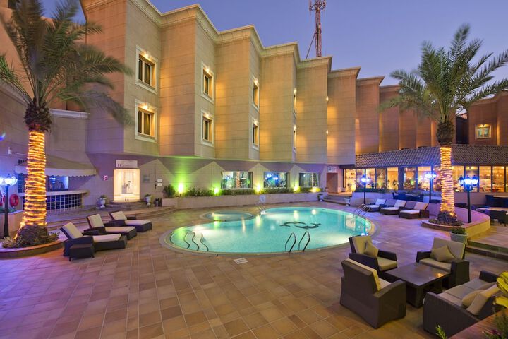 Pool Hotel