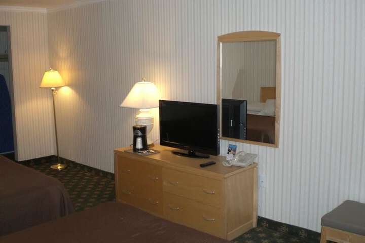 Room 13 of 40