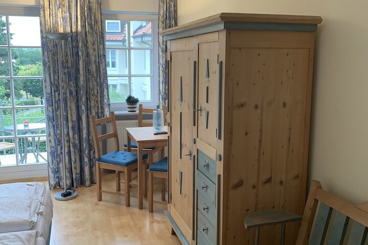 Room 16 of 42