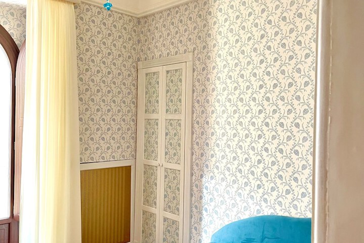 Room 18 of 98