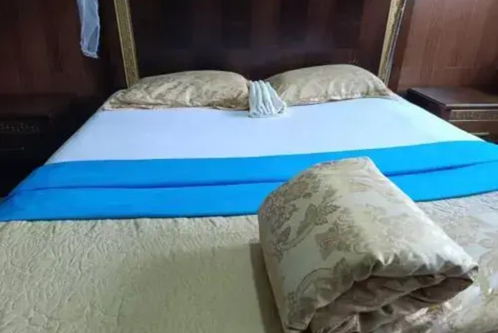 Room 5 of 25