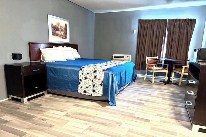 Business Center 16 of 18