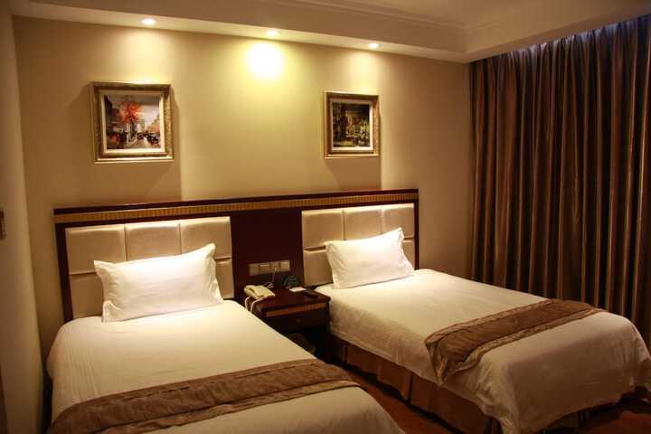 Room 16 of 42