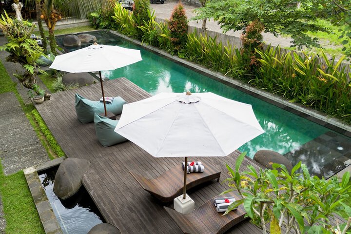 Pool 18 of 44