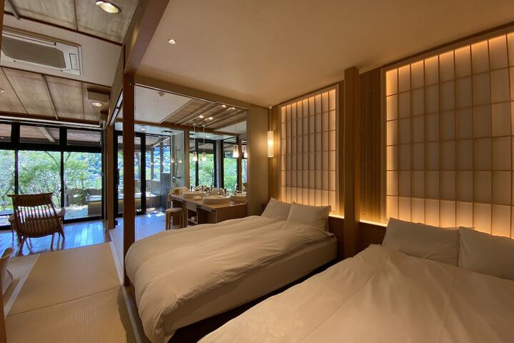 Room 12 of 35