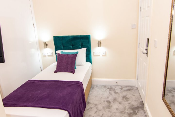 Room 26 of 78