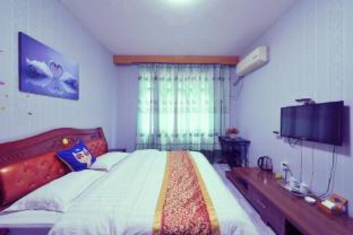 Room 5 of 7