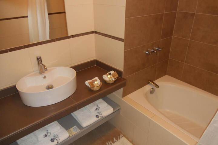 Room 44 of 53