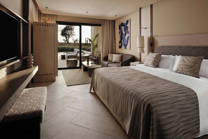 Room 32 of 74