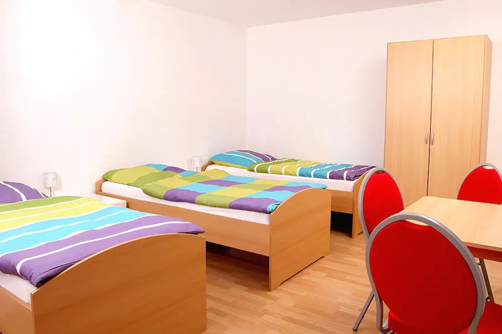 Room 3 of 10
