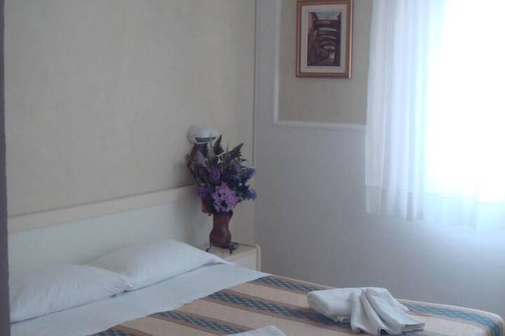 Room 10 of 47