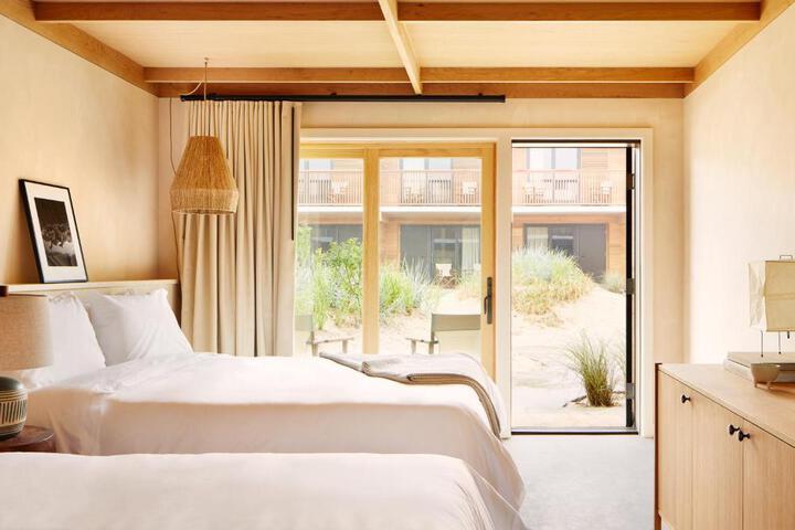 2 Queen Beds Accessible (3 of 7)