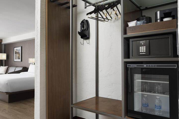 Room 93 of 180