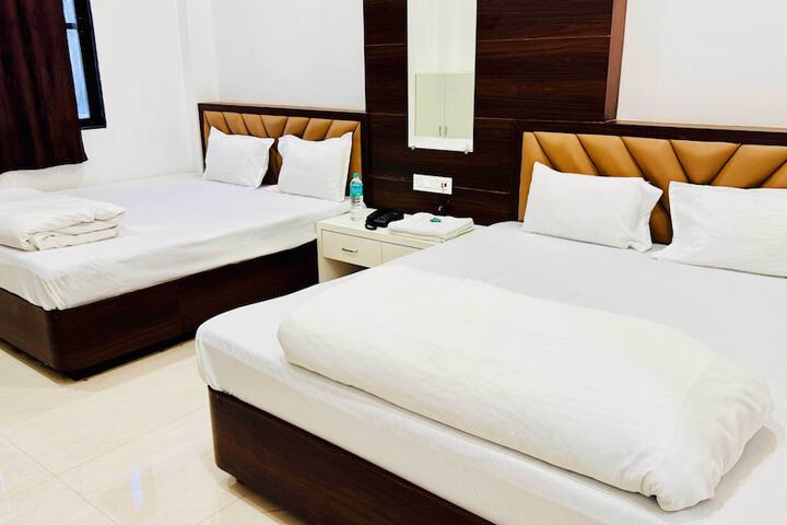 Room 34 of 61