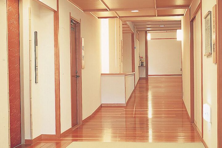 Ballroom/Hall 27 of 33