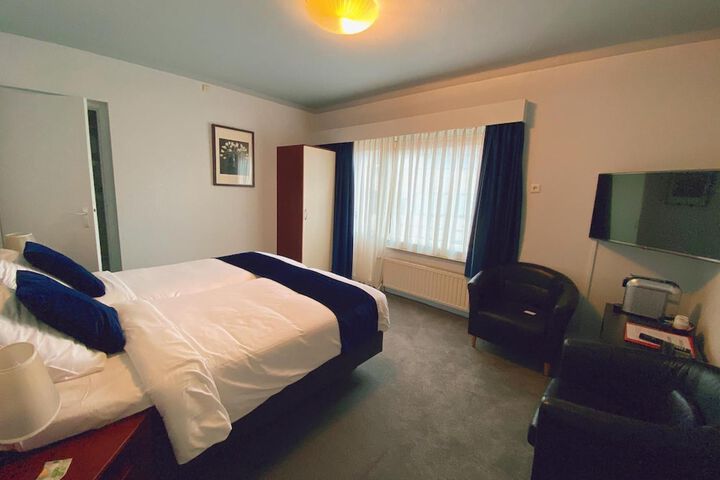 Room 35 of 72