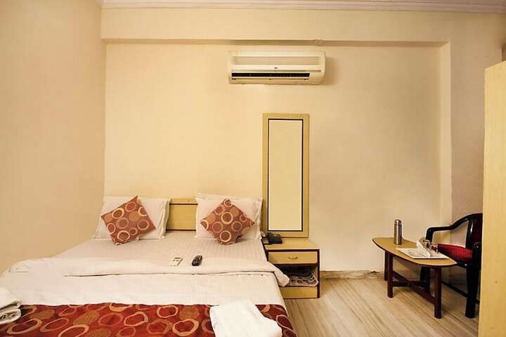 Room 15 of 24