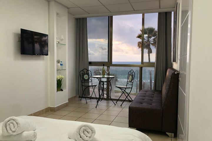 Room 90 of 140