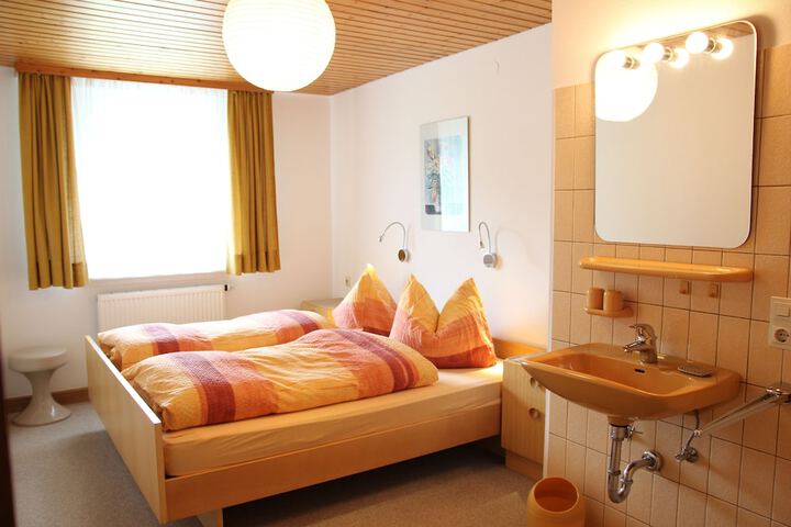 Room 15 of 86