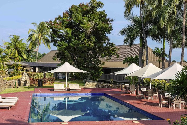 Hotel with Pool