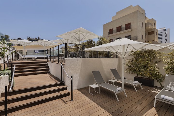 Sundeck 96 of 100