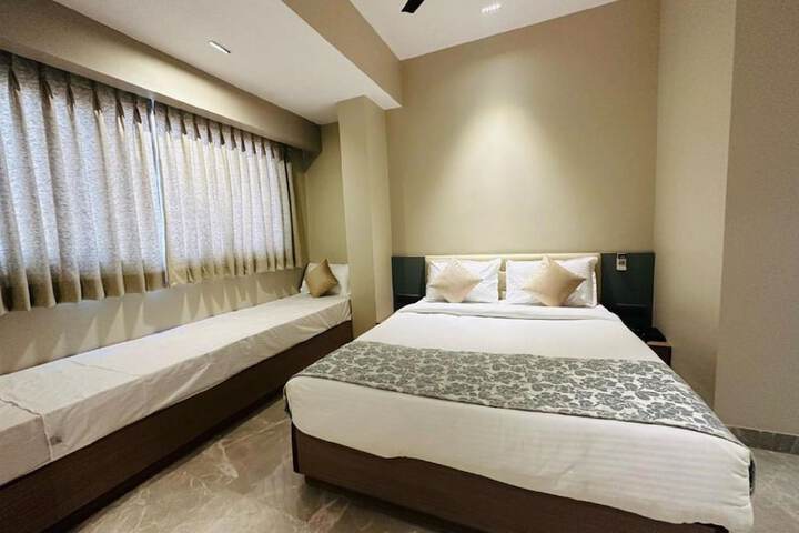 Room 2 of 25