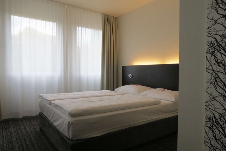 Room 84 of 125
