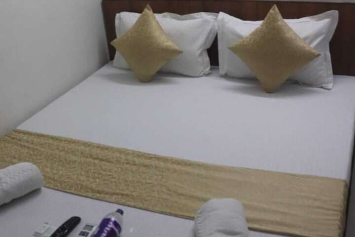 Room 9 of 23