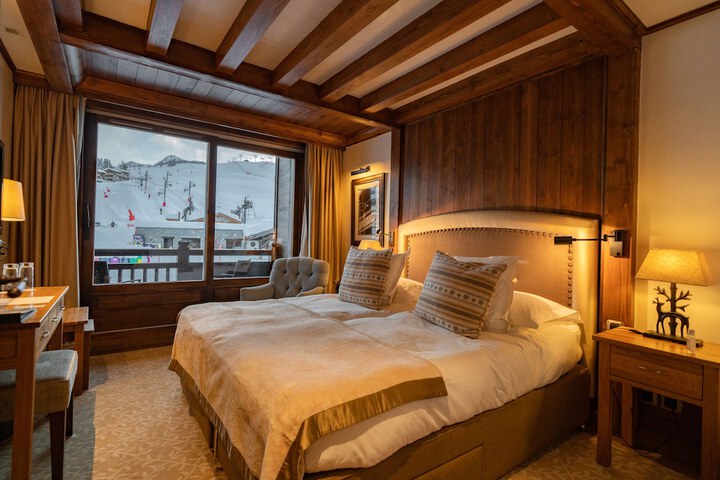 Room 4 of 32