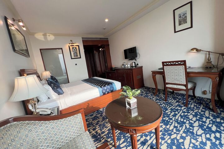 Room 37 of 164
