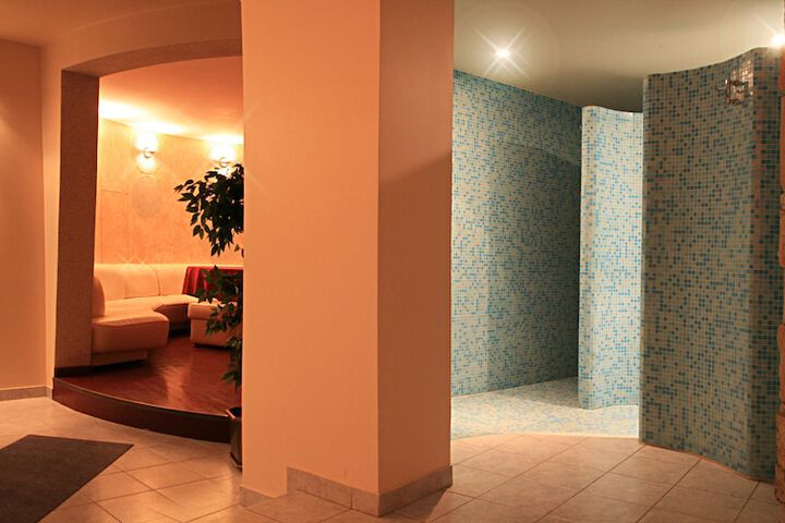 Spa 36 of 53