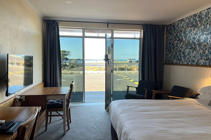 Room 15 of 43