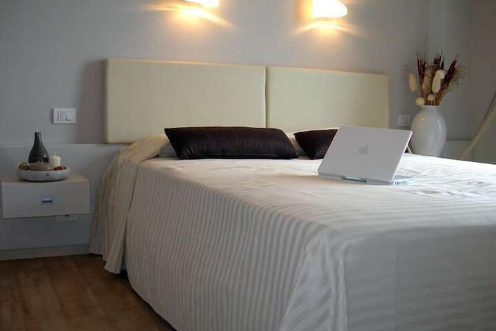 Room 6 of 58