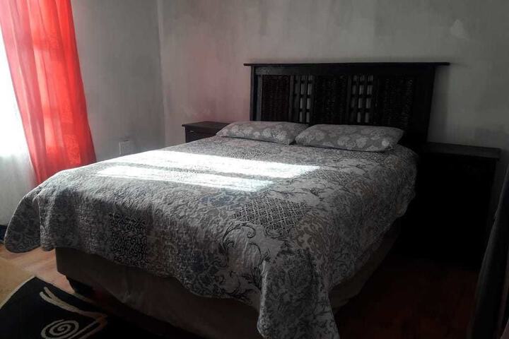Room 4 of 7
