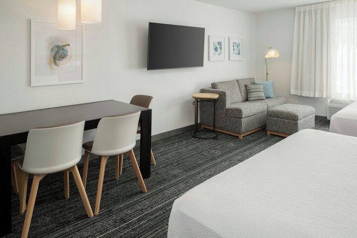 Room 32 of 71
