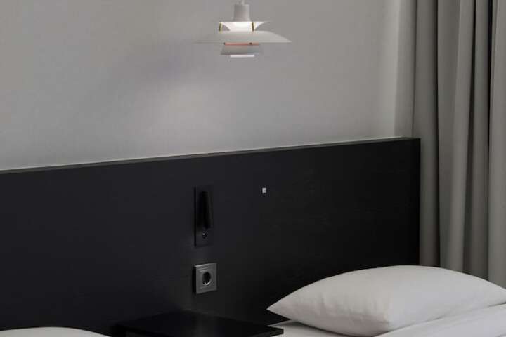 Room 14 of 66