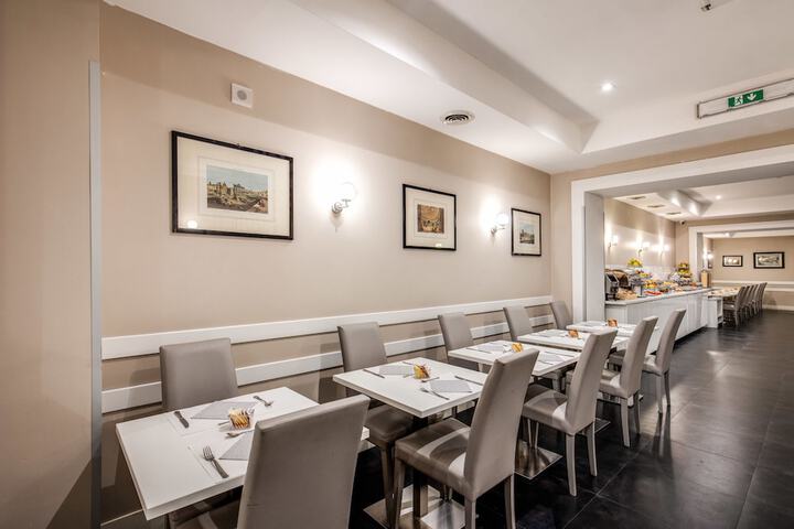 Breakfast area