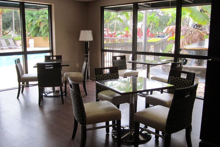 Breakfast area