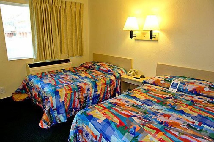 Room 16 of 37